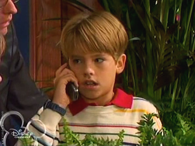 cole talking on the ph.. Cinema, TV - 